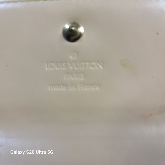 AUTHENTIC LOUIS VUITTON WHITE TRI-FOLD MULTI COLOR.  FREE KEY CHAIN - Picture 3 of 9